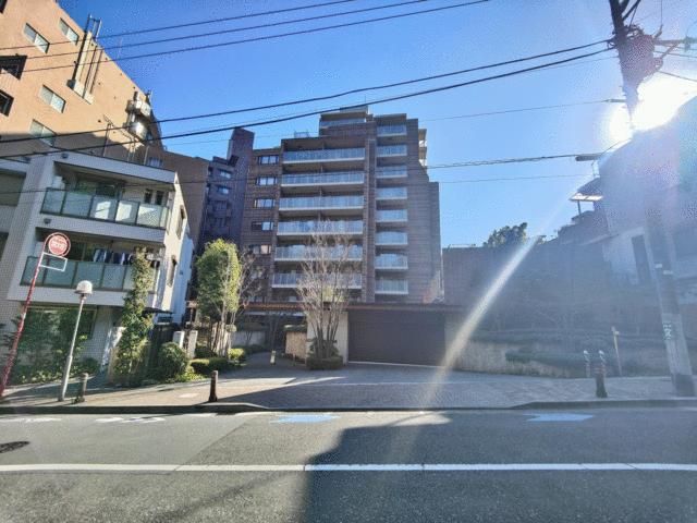 3LDK Apartment for Sale in Shibuya, Tokyo - Brand's Shibuya Tokiwamatsu - Image 1