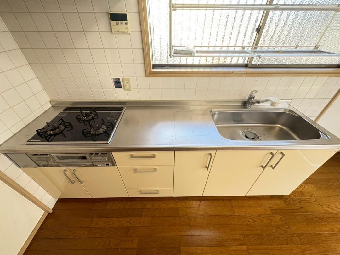 4DK House with Sea View & 4-Car Parking in Hannan, Osaka - Thumbnail 4