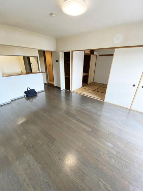 3LDK Apartment for Sale in Kawachinagano, Osaka with Park - Thumbnail 4