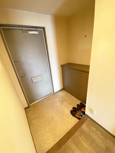 3LDK Apartment for Sale in Kawachinagano, Osaka with Park - Thumbnail 2