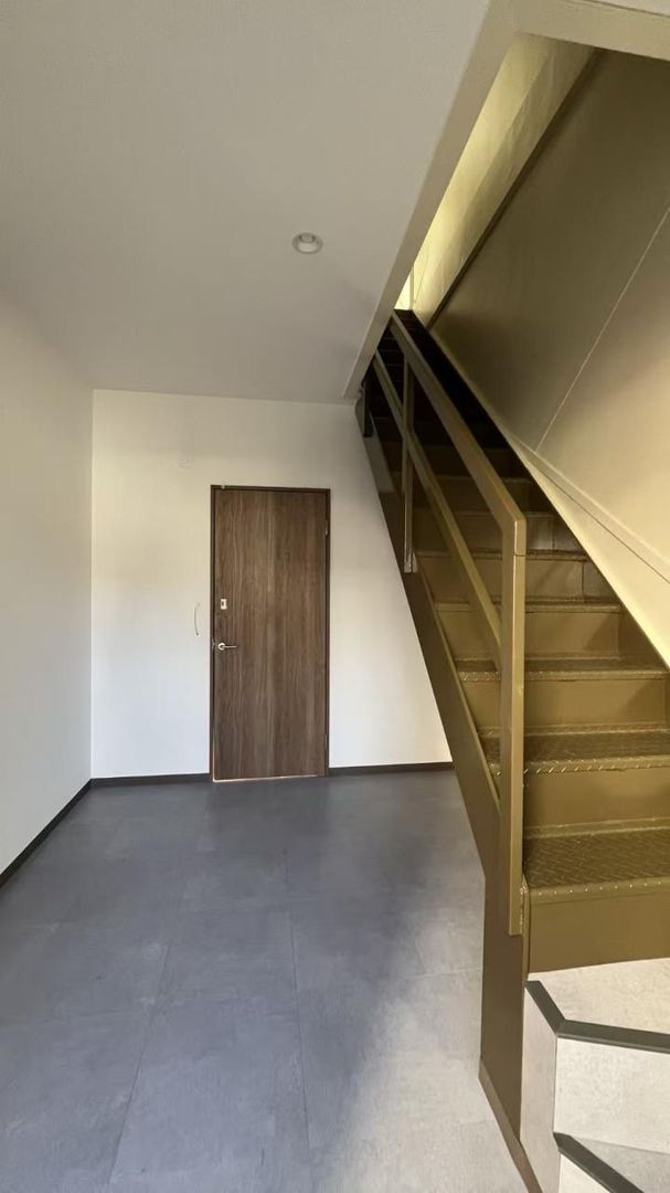 Renovated 4-Story Corner House for Sale Near Tamatsukuri Station, Osaka - Thumbnail 3