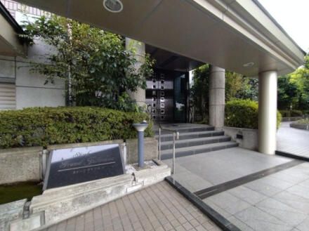 Renovated 2LDK Apartment for Sale in Setagaya, Tokyo - Thumbnail 3