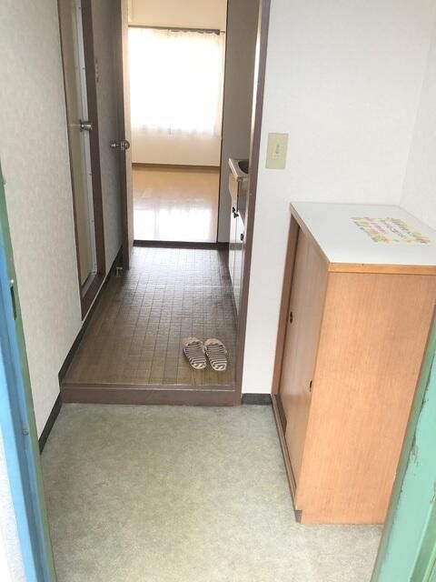 1K Apartment for Rent in Neyagawa, Osaka - 22,000 Yen - Thumbnail 3