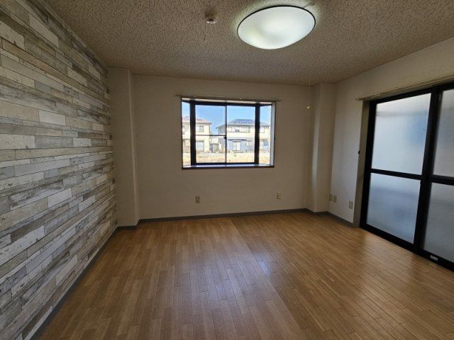 1K Apartment for Rent in Hikone, Shiga - 33,000 Yen - Thumbnail 4
