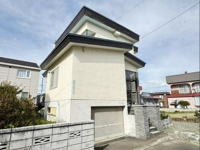 4LDK House for Sale in Ebetsu, Hokkaido - 125.31 sqm on 291.69 sqm Land - Thumbnail 2