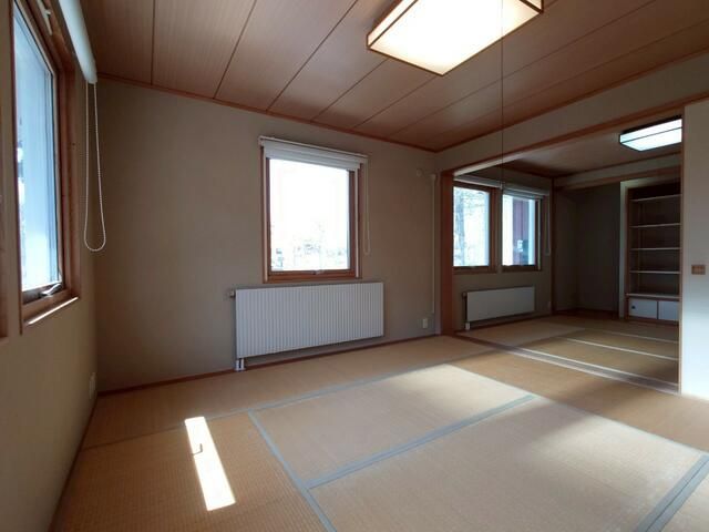 5LDK House in Tobetsu Swedish Hills | 422.7 sqm Land | 1990 Build - Thumbnail 4