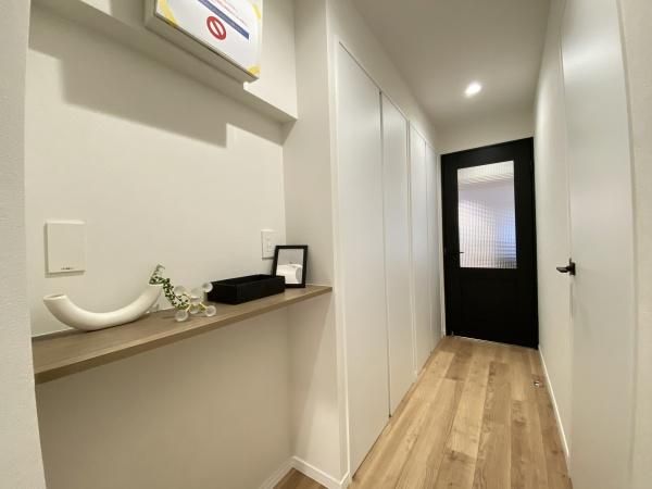 1LDK Corner Apartment for Sale in Minato, Tokyo - Akaike Station 4min - Thumbnail 2