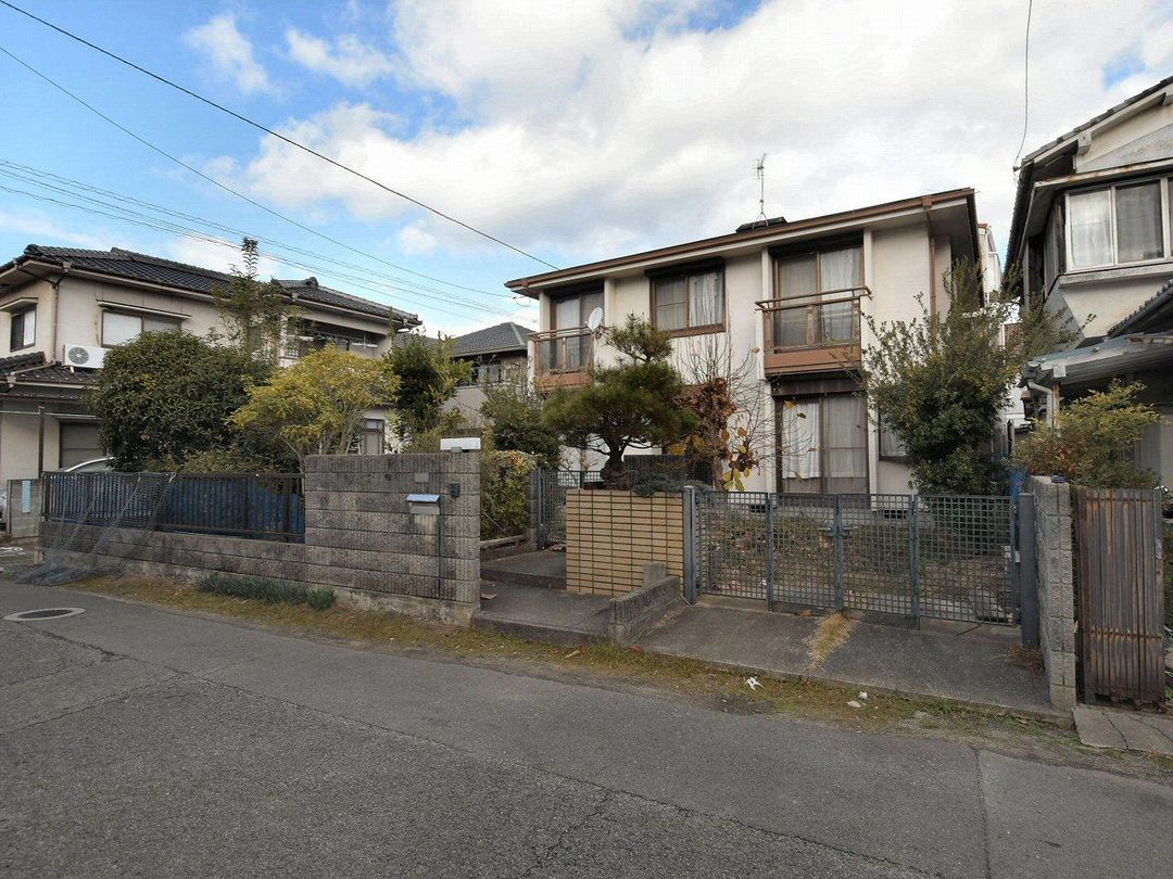 5LDK Detached House for Sale in Matsuyama, Ehime - Thumbnail 2