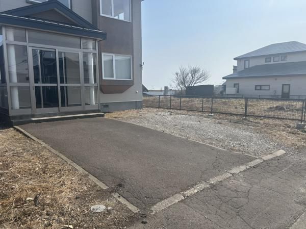 Renovated 4SLDK House with Triple Parking in Muroran, Hokkaido - Thumbnail 3