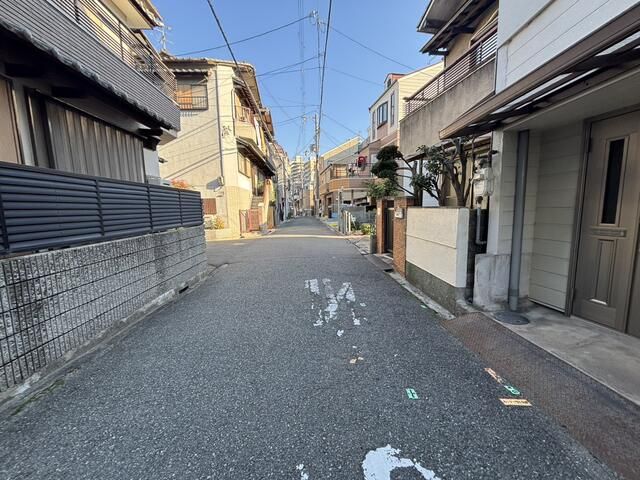 Renovated 3SLDK House for Sale in Sumiyoshi, Osaka - Thumbnail 2
