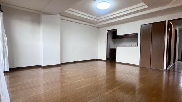 3LDK Apartment for Sale in Takatsuki, Osaka - 87.23㎡ - Thumbnail 2