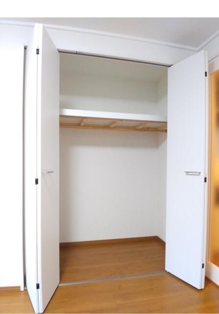 2DK Apartment for Sale in Nerima, Tokyo - 37.71 sqm - Thumbnail 4