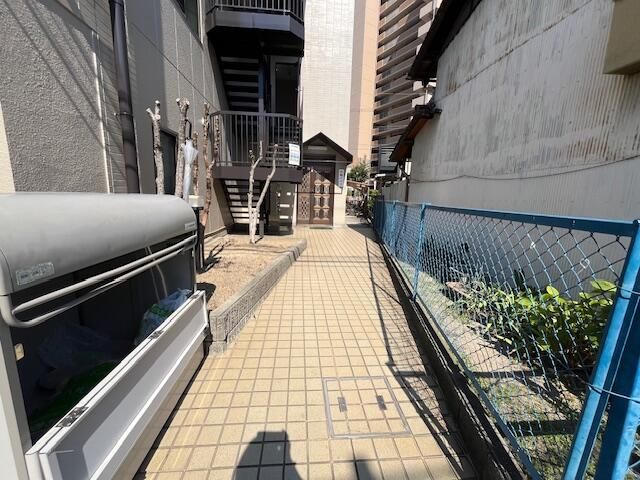 Bright 1DK Apartment near JR Yao Station, Osaka - Thumbnail 3