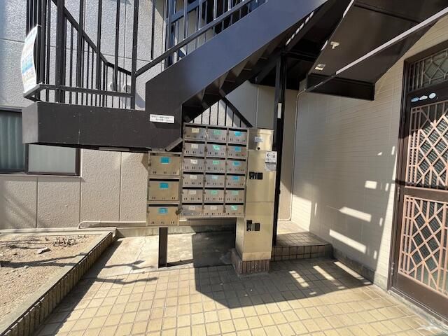 Bright 1DK Apartment near JR Yao Station, Osaka - Thumbnail 2
