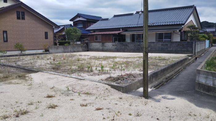 Residential Land for Sale in Hofu City, Yamaguchi - 214.98 sqm - Thumbnail 2