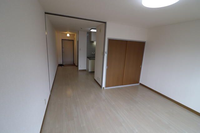 1DK Apartment for Rent in Daito, Osaka - 50,000 Yen - Thumbnail 4