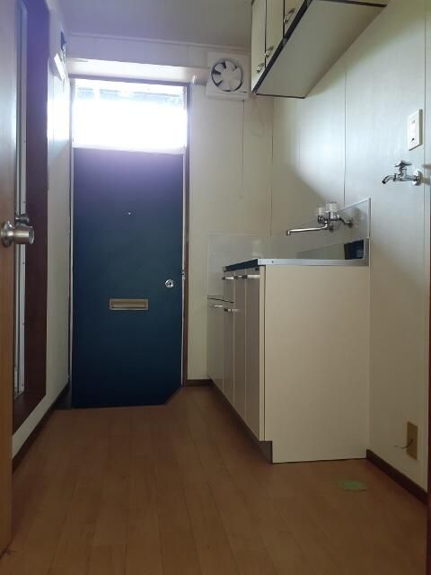 1K Apartment for Rent in Shimizu-cho, Fukushima City - Thumbnail 3