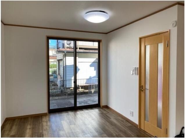 Renovated 2LDK House for Sale in Chigasaki, Kanagawa - Thumbnail 3