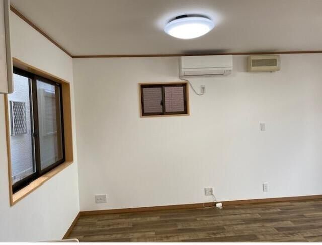 Renovated 2LDK House for Sale in Chigasaki, Kanagawa - Thumbnail 4