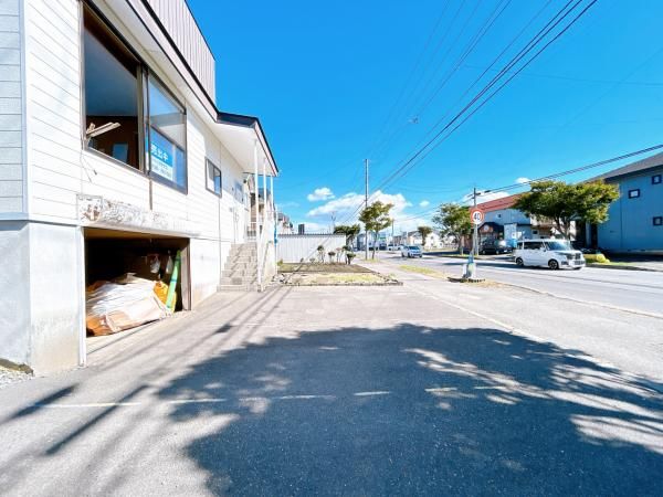 Renovated 4LDK House with Parking in Obihiro, Hokkaido - Thumbnail 2