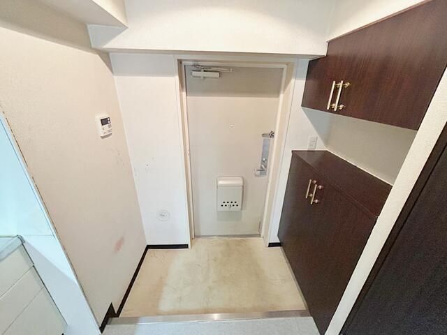 2K Apartment for Sale in Chofu, Tokyo - Southeast Facing, Quiet Area - Thumbnail 3