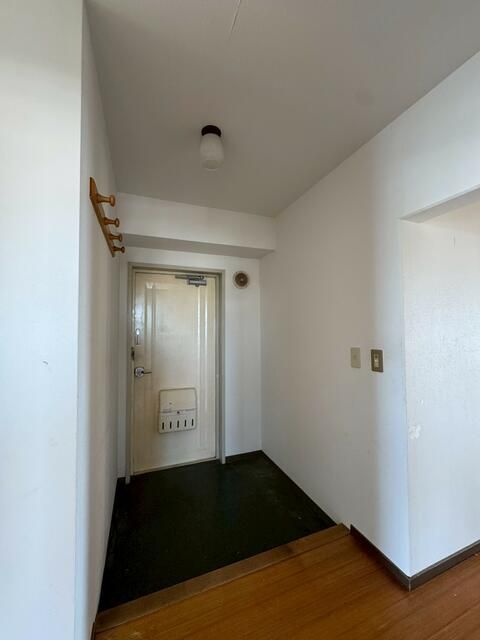 4DK Corner Apartment for Sale in Konosu with Mount Fuji Views - Thumbnail 2