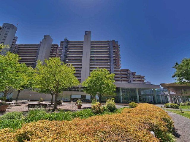 4LDK Apartment for Sale in Koto City, Tokyo - 105.36 sqm - Thumbnail 2