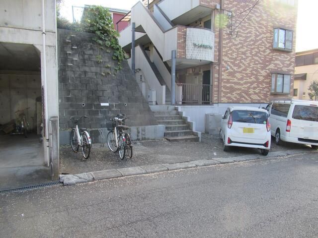 1R Apartment for Rent near Mejirodai Station, Hachioji - Thumbnail 2