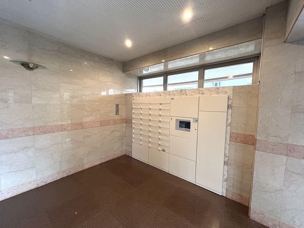 2DK Apartment for Sale in Fukui City, 5 Min Walk to Ebata Station - Thumbnail 3