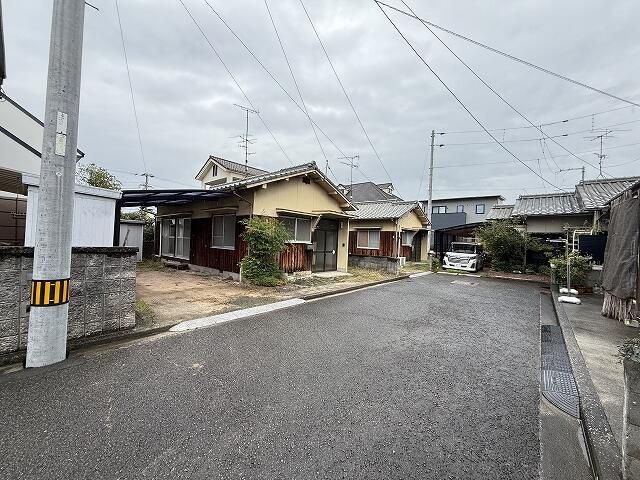 2LDK Single-Story House for Sale in Matsuyama, Ehime - Thumbnail 3