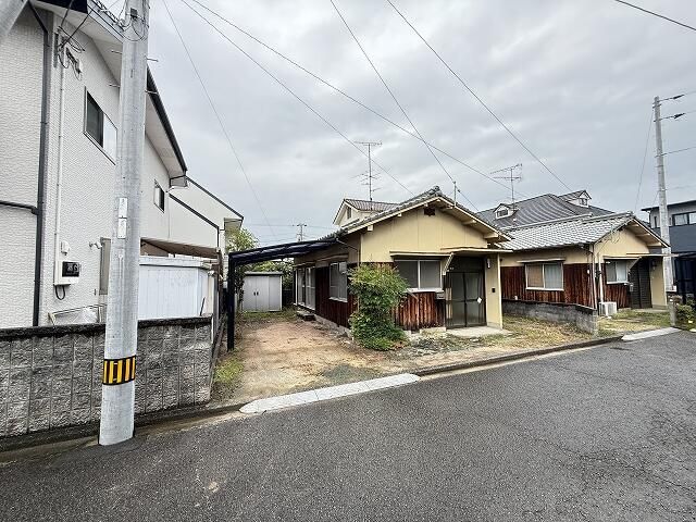 2LDK Single-Story House for Sale in Matsuyama, Ehime - Thumbnail 2