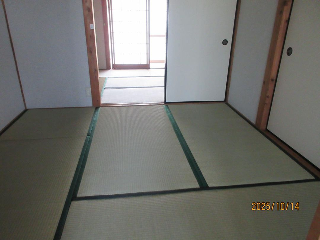 2DK Apartment for Rent in Kashiwara, Osaka - 38,000 Yen - Thumbnail 4