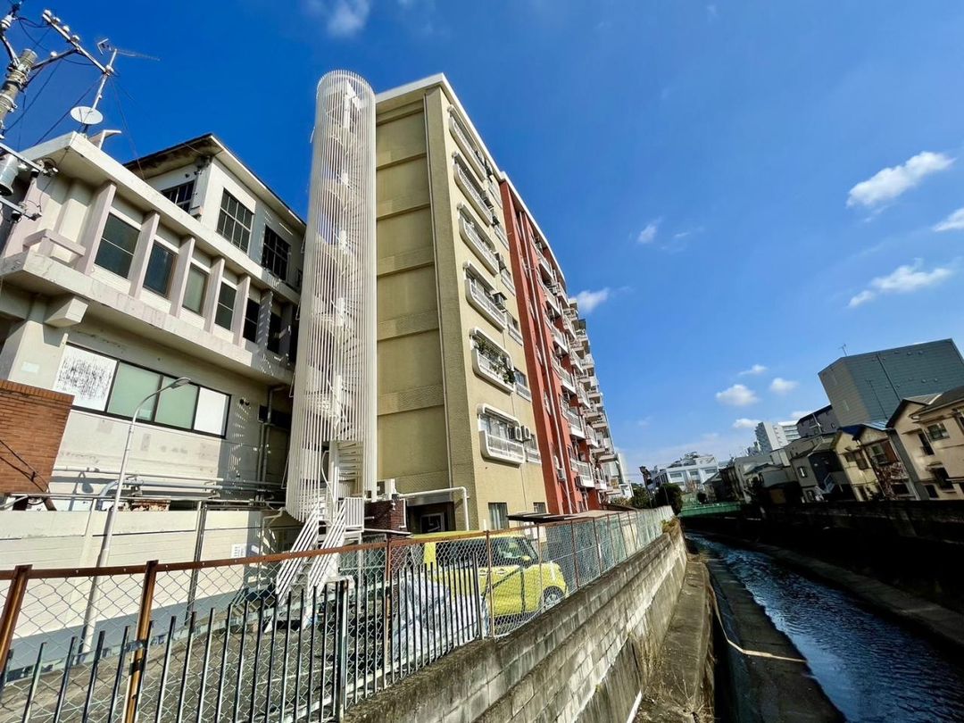 1LDK Apartment for Sale in Shinjuku, Tokyo - 35.45 sqm - Thumbnail 2