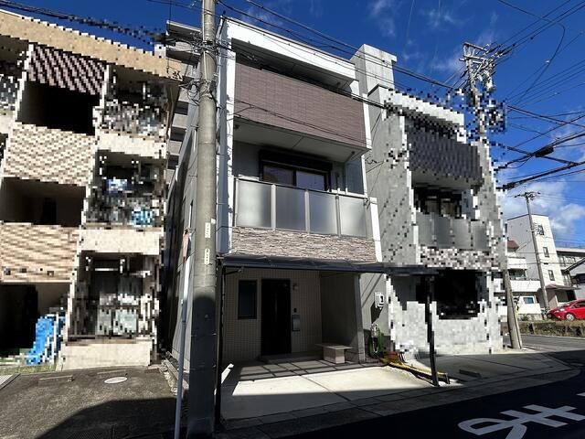 Modern 4SLDK House for Sale in Nagoya's Meito Ward - Thumbnail 3