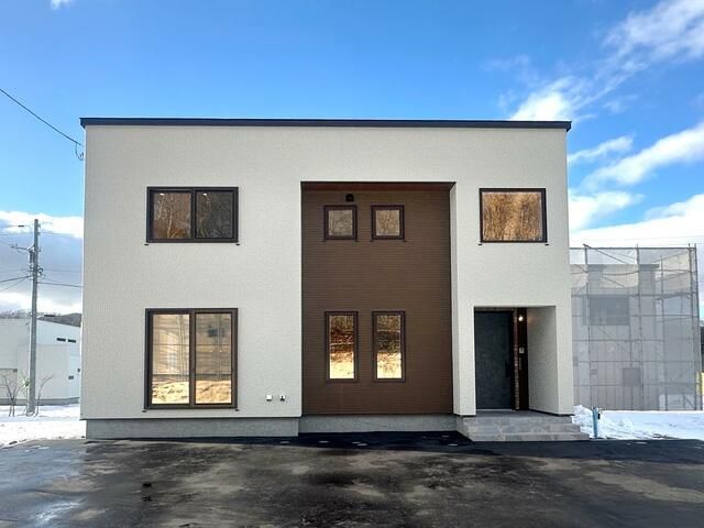 New 4LDK Eco House in Sapporo with Solar & EV Charging - Thumbnail 2