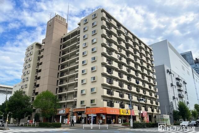 Renovated 1LDK Apartment for Sale in Minato, Tokyo - Thumbnail 2