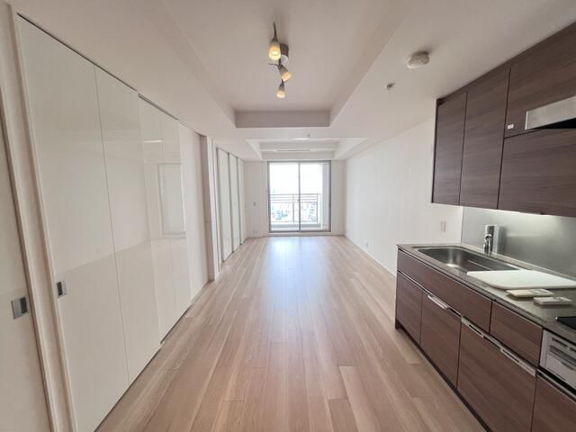 53rd Floor 3LDK Apartment in Shinjuku Tower with City Views - Thumbnail 4