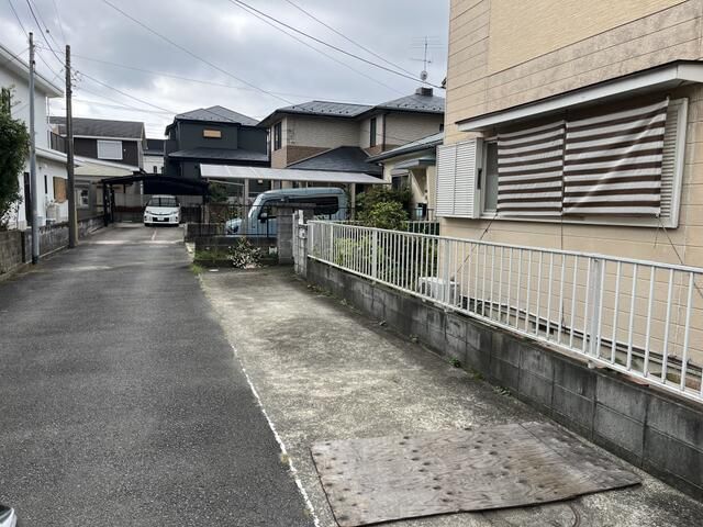 1993 4LDK House for Sale in Hadano, Kanagawa | 2 Parking - Thumbnail 2