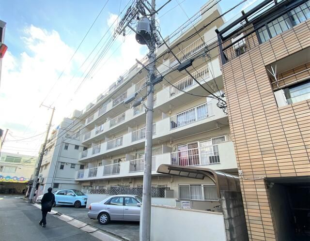 1LDK Apartment for Sale in Mitaka, Tokyo - Dual Balconies - Thumbnail 2