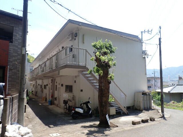 Rental Apartment in Kainan, Wakayama - 2DK, 38 sqm, Special Offer - Image 1