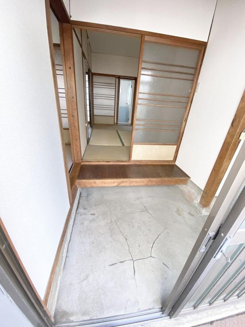 Terrace House for Rent in Higashiosaka - 2DK, No Deposit - Thumbnail 3