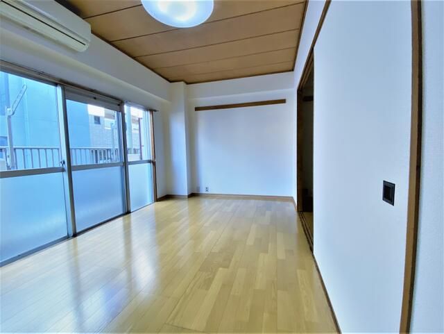 2K Apartment for Sale in Setagaya, Tokyo - Near Oyamadai Station - Thumbnail 3