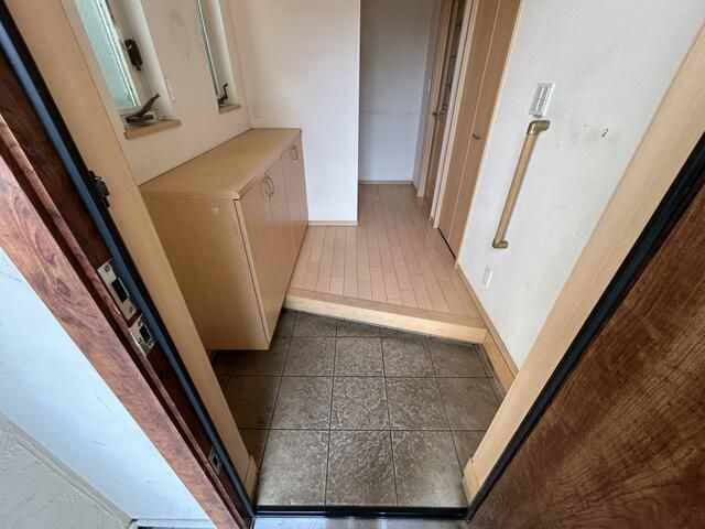 4LDK Detached House in Sagamihara with High Ceilings and Void - Thumbnail 3