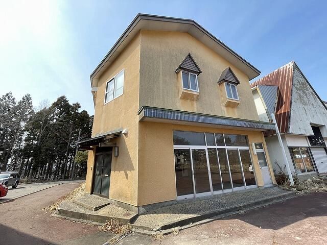 Shop-Attached 4SLDK House for Sale in Hakodate, Hokkaido - Thumbnail 2