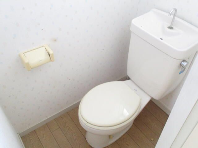 1K Loft Apartment for Rent in Kochi City, Kochi Prefecture - Thumbnail 2
