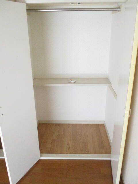 1K Loft Apartment for Rent in Kochi City, Kochi Prefecture - Thumbnail 4
