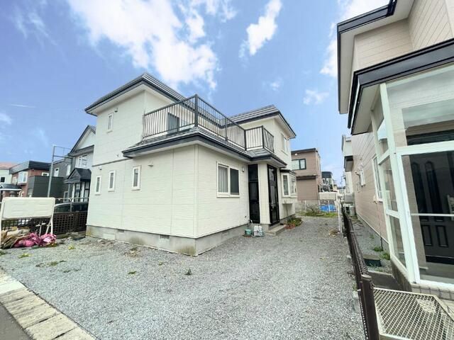 4LDK House for Sale in Hokuto, Hokkaido with 2 Parking Spaces - Thumbnail 2