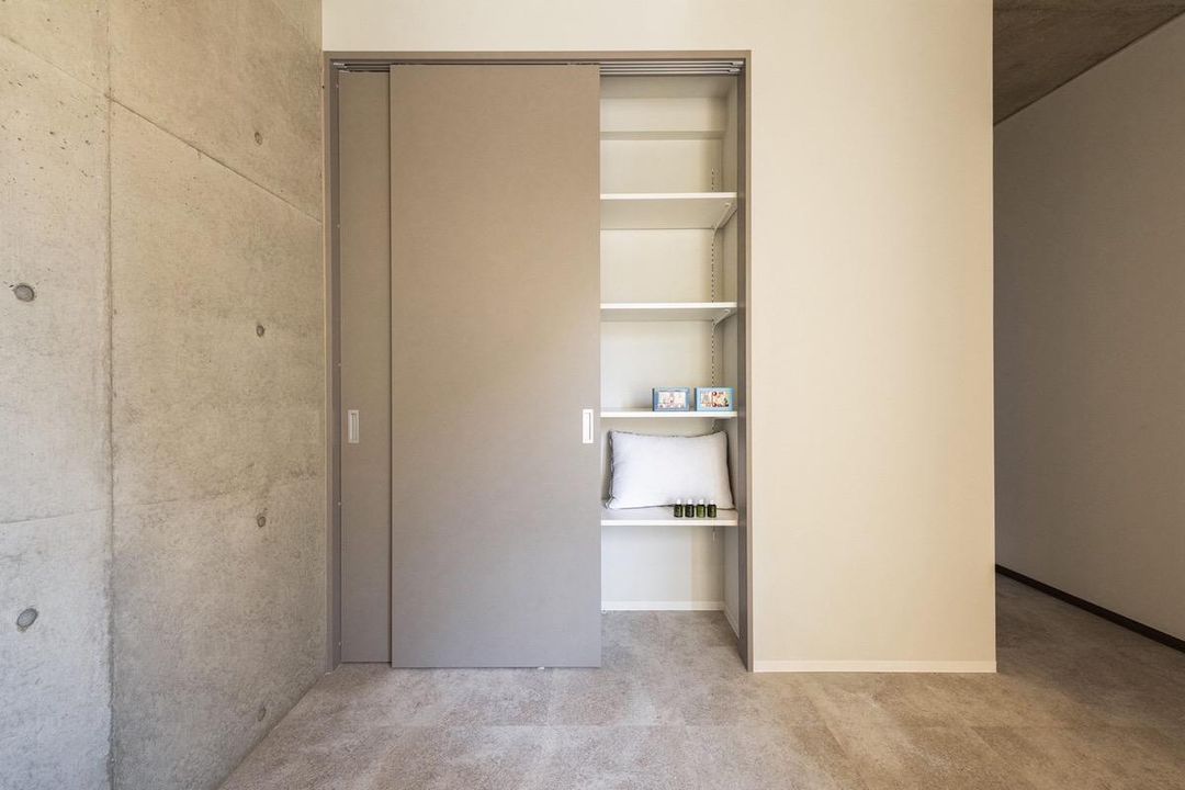 Renovated 1DK Apartment for Sale in Ayase, Adachi, Tokyo - Thumbnail 2
