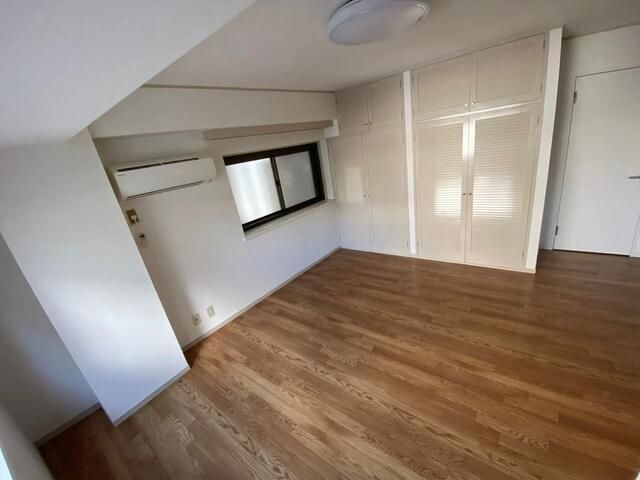 1LDK Apartment for Sale in Minami-Otsuka, Toshima, Tokyo - Thumbnail 4