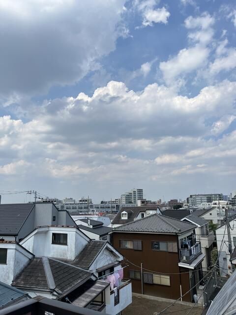 Renovated 2DK Apartment for Sale in Suginami, Tokyo - Thumbnail 3
